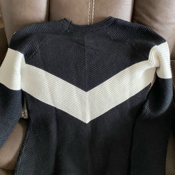 Wonderful sweater - Picture 2 of 4